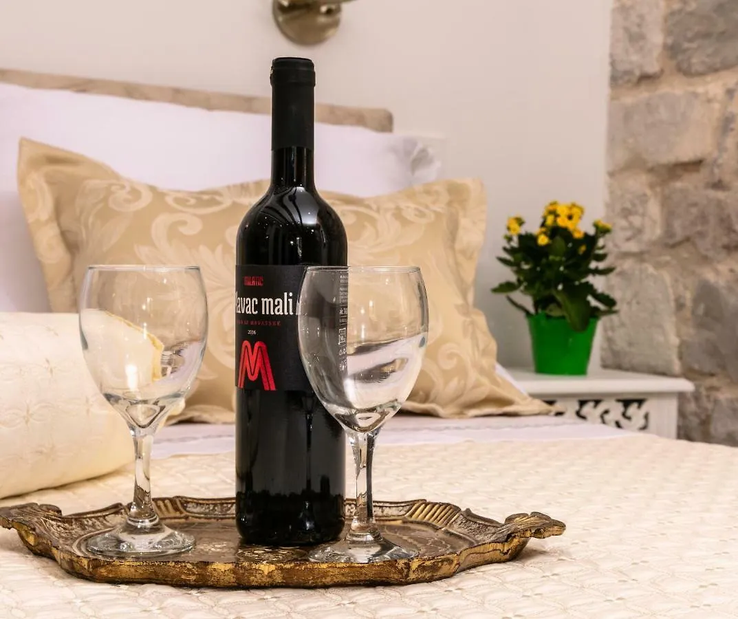 Studio Amore In Diocletian Palace Split Kroatië
